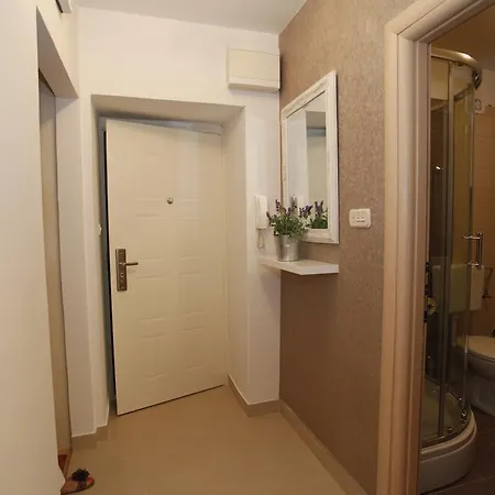 Vallamar Free Parking * Zára