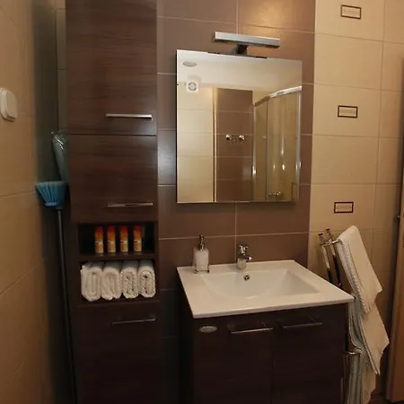 Vallamar Free Parking