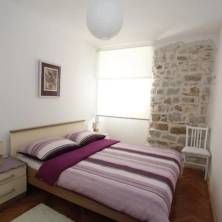 Vallamar Free Parking *